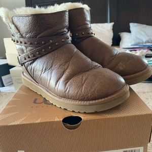 LEATHER UGG BOOTS WOMENS 9